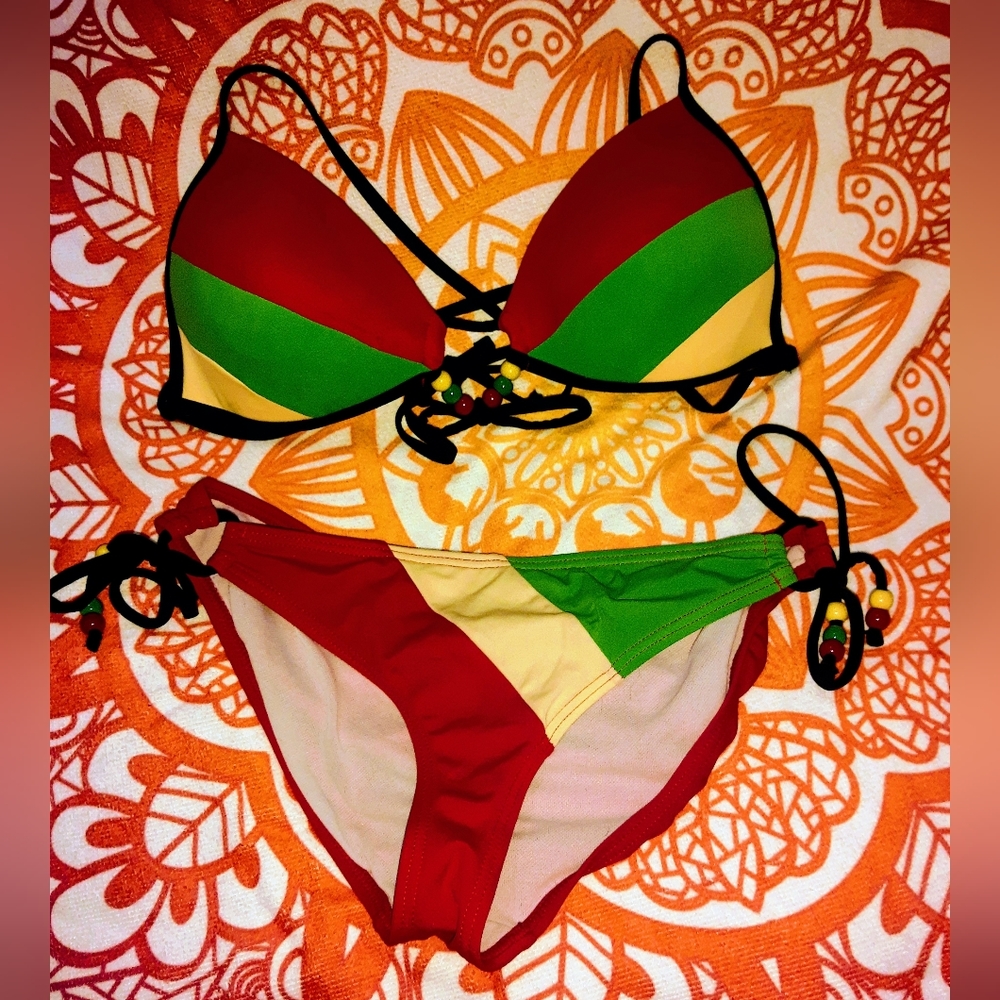 Jamaican Colored Bikini w Cheeky Bottoms and Molded Top Criss-crosses back